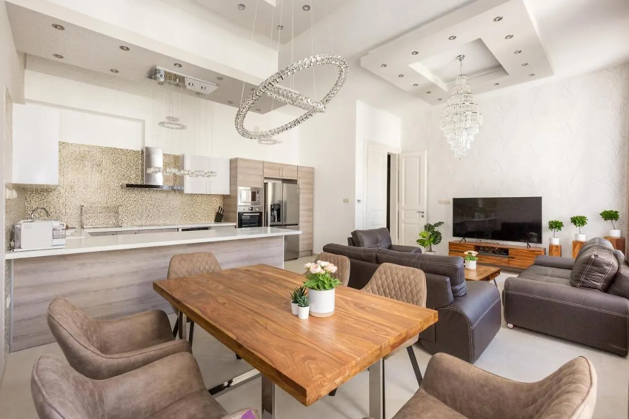 Luxury Dream Home At The Basilica 3Br/2Bath Budapest 0*,