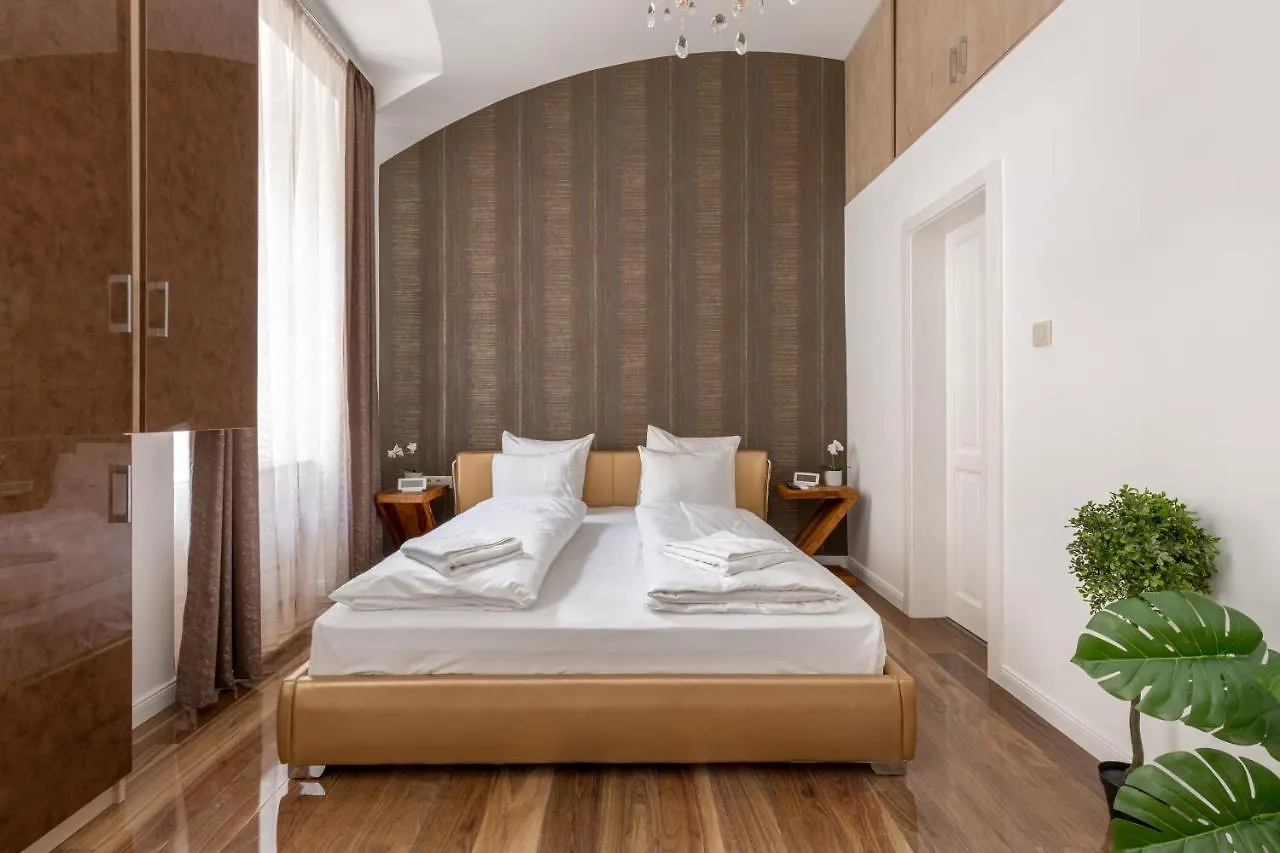 Apartment Luxury Dream Home At The Basilica 3Br/2Bath Budapest