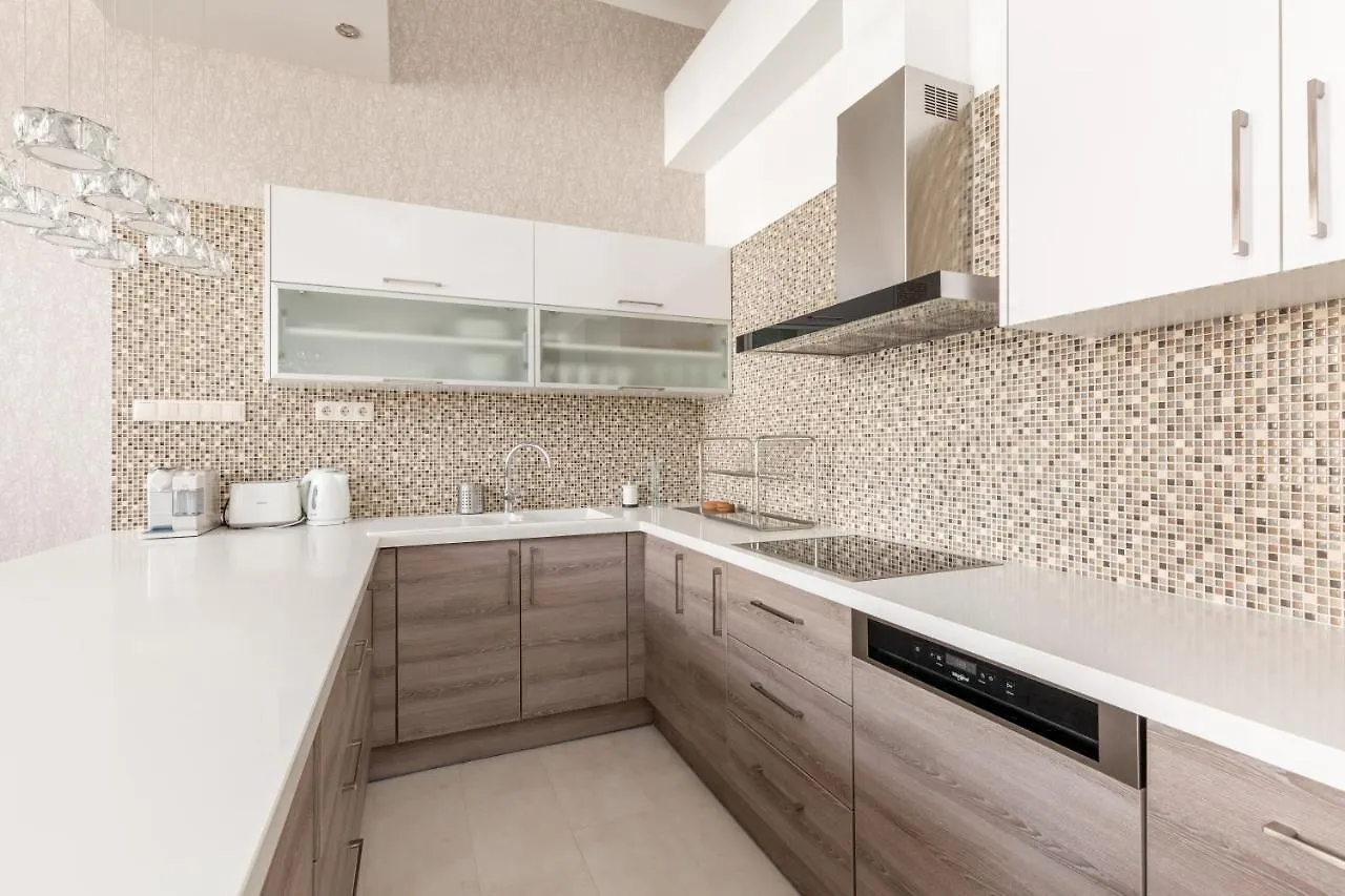 Luxury Dream Home At The Basilica 3Br/2Bath Budapest Apartment