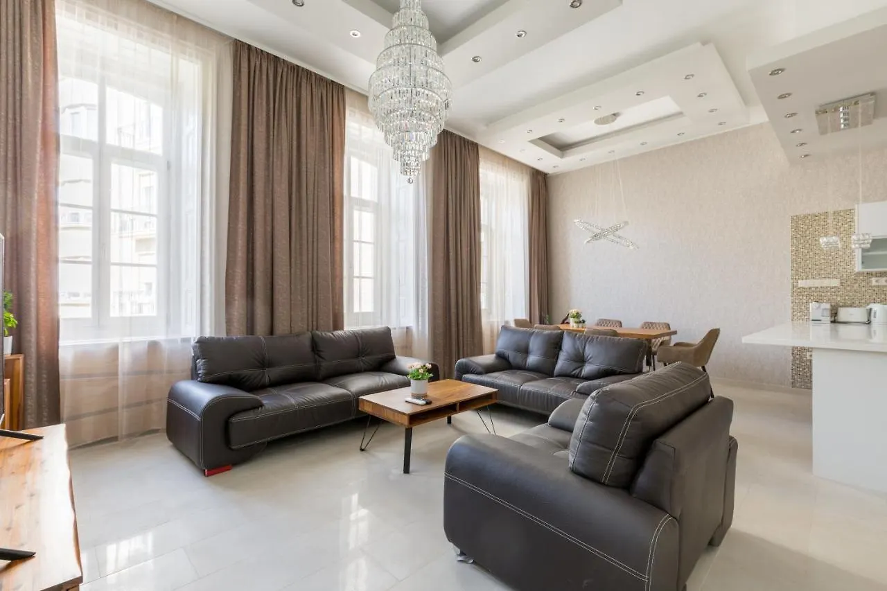 Apartment Luxury Dream Home At The Basilica 3Br/2Bath Budapest Hungary