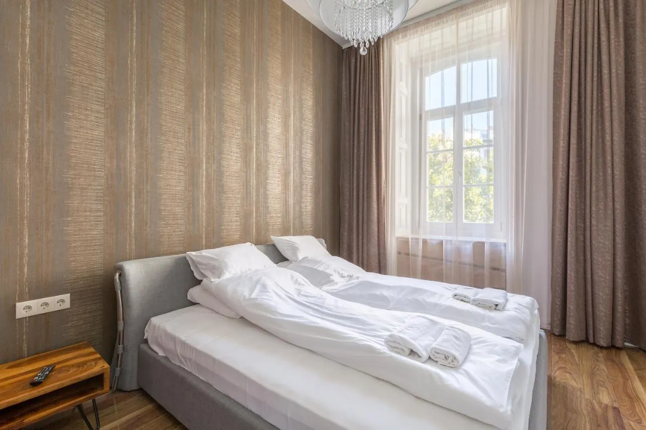 Apartment Luxury Dream Home At The Basilica 3Br/2Bath Budapest